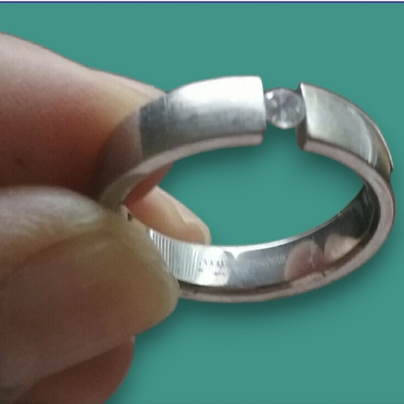 Men's Stainless Steel Ring with center stone-Size 9-EUC - Picture 4 of 6